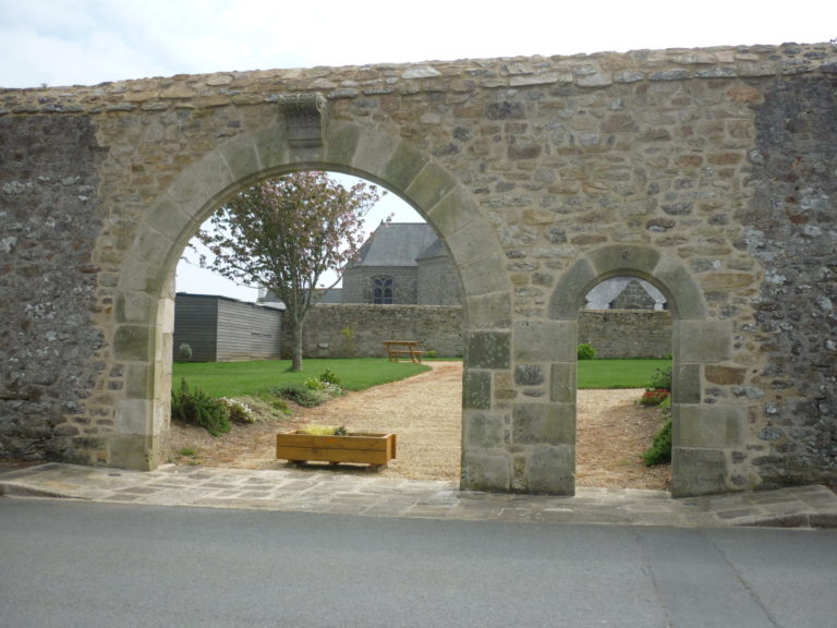 Porche porte cochere 1 - Accueil - Landivisiau Finistère Bretagne